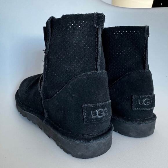UGG Classic Mini Perforated Suede Boots – Black, Women’s Size 9 - Picture 4 of 9